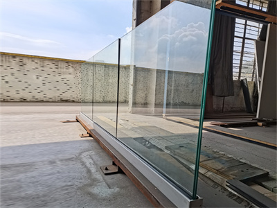 What Is Stainless Steel Glass Railing Advantage？